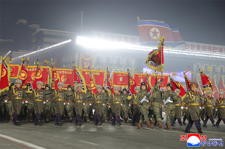 10-《새로운 승리를 향하여》(조선로동당 제9차대회 뜻깊게 기념)